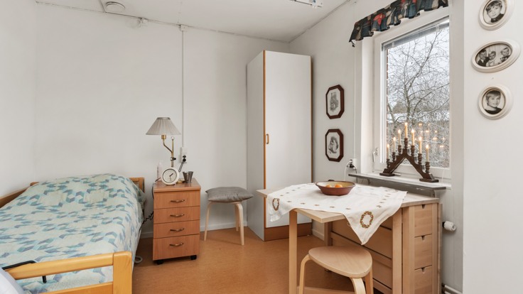 möblerat rum på Birgittagården